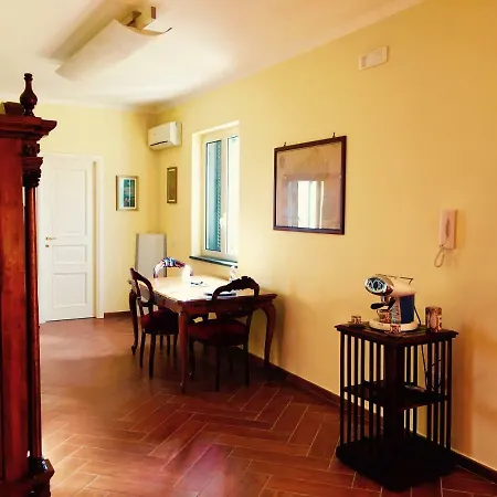 Real La Favorita Bed & Breakfast *